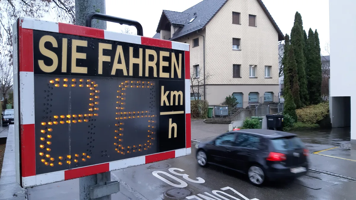Speedy-Geschwindigkeitsmessgerät Strehlgasse Tempomessung
